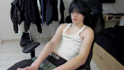 Snapshot of opiunarium chatting on February 19, 2026, 7:32 pm Bella and John online show from February 19, 2026, 7:32 pm