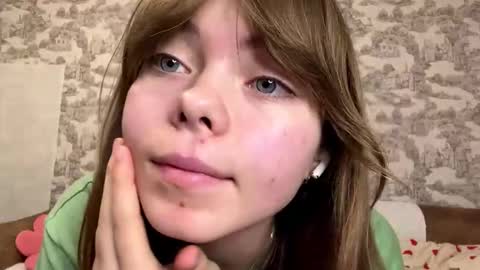 Snapshot of oracorker chatting on October 16, 2025, 9:05 pm Coraline online show from October 16, 2025, 9:05 pm