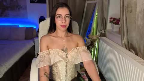 Eve Voss online show from November 18, 2025, 1:48 pm