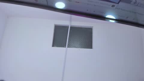 Snapshot of oriana_guzman chatting on March 6, 2025, 6:16 pm Miss Guzman online show from March 6, 2025, 6:16 pm