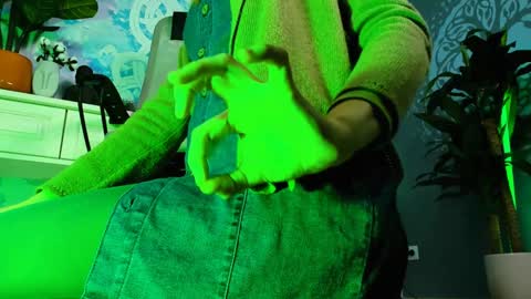 Snapshot of orianna_blade chatting on December 30, 2024, 4:08 pm Orianna - Hi Im into geek culture cosplay crafting LARP games. Shall we play DnD online show from December 30, 2024, 4:08 pm