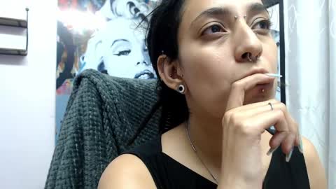 Snapshot of orianna_bodmod chatting on April 21, 2026, 3:35 am ORIANNA online show from April 21, 2026, 3:35 am