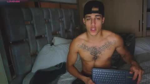 Snapshot of orionblaze69_ chatting on November 25, 2025, 12:21 am Orionblaze 69 online show from November 25, 2025, 12:21 am