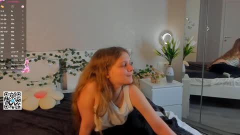 Snapshot of orivienne chatting on May 15, 2026, 3:52 pm Dolores online show from May 15, 2026, 3:52 pm