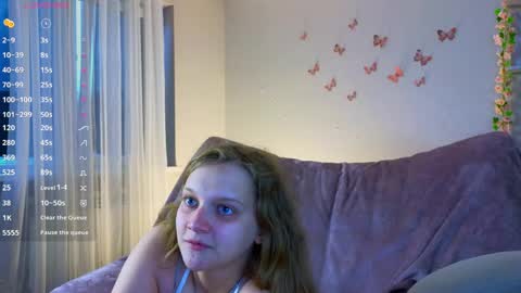 Snapshot of orivienne chatting on May 19, 2026, 4:02 pm Dolores online show from May 19, 2026, 4:02 pm