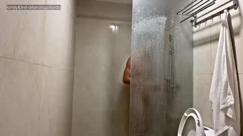 Snapshot of orlando__bloom chatting on October 22, 2025, 12:27 pm Fansly and Instagram - online show from October 22, 2025, 12:27 pm