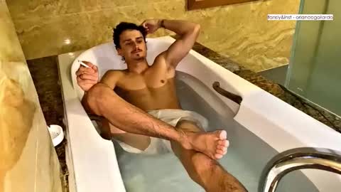 Snapshot of orlando__bloom chatting on March 9, 2026, 11:58 am Fansly and Instagram - online show from March 9, 2026, 11:58 am