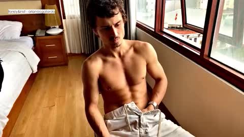 Snapshot of orlando__bloom chatting on March 10, 2026, 4:50 am Fansly and Instagram - online show from March 10, 2026, 4:50 am