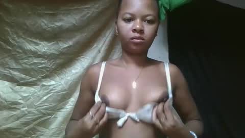 Snapshot of ornellahhh chatting on January 19, 2026, 1:31 am ornellahhh online show from January 19, 2026, 1:31 am