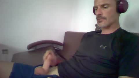 Snapshot of orwel09 chatting on January 7, 2026, 3:36 pm orwel09 online show from January 7, 2026, 3:36 pm