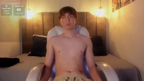 Snapshot of oscar_fox_ chatting on October 1, 2025, 3:56 am Oscar online show from October 1, 2025, 3:56 am