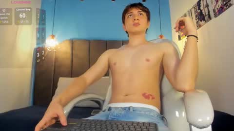 Snapshot of oscar_fox_ chatting on January 14, 2026, 5:02 am Oscar online show from January 14, 2026, 5:02 am