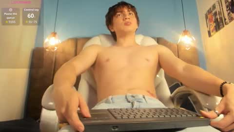 Snapshot of oscar_fox_ chatting on February 16, 2026, 2:51 am Oscar online show from February 16, 2026, 2:51 am