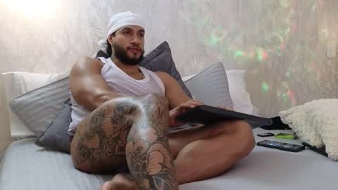 osher_cox online show from November 16, 2025, 4:07 am