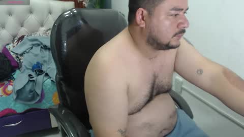 Snapshot of oso_gael chatting on February 6, 2026, 2:31 pm Bear Gael online show from February 6, 2026, 2:31 pm