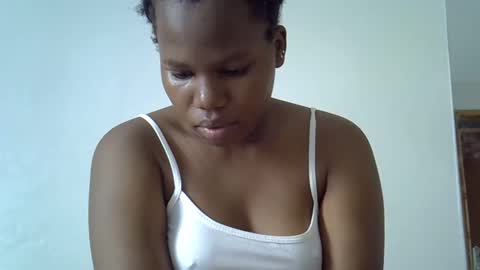 osoprettyebony online show from October 8, 2025, 11:41 am