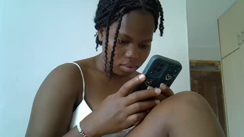 osoprettyebony online show from November 25, 2025, 9:09 am