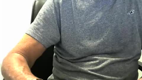 Snapshot of ossibottom chatting on October 24, 2025, 9:00 pm Ossi online show from October 24, 2025, 9:00 pm