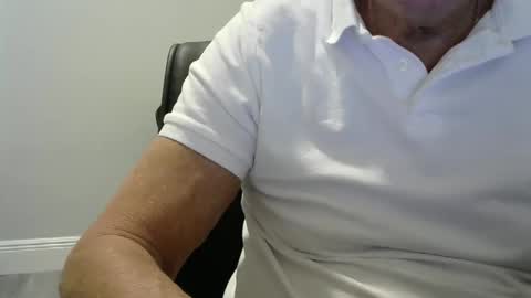 Snapshot of ossibottom chatting on November 17, 2025, 12:27 am Ossi online show from November 17, 2025, 12:27 am