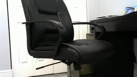 Snapshot of ossibottom chatting on November 19, 2025, 11:16 pm Ossi online show from November 19, 2025, 11:16 pm