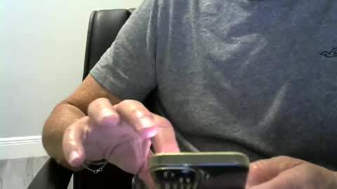 Snapshot of ossibottom chatting on December 1, 2025, 3:22 am Ossi online show from December 1, 2025, 3:22 am