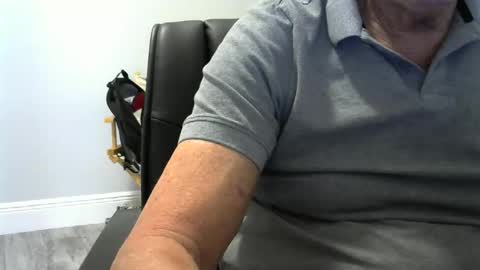 Snapshot of ossibottom chatting on January 10, 2026, 9:30 pm Ossi online show from January 10, 2026, 9:30 pm