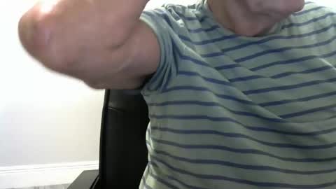 Snapshot of ossibottom chatting on January 11, 2026, 10:59 pm Ossi online show from January 11, 2026, 10:59 pm