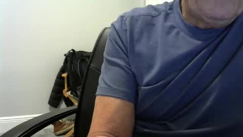 Snapshot of ossibottom chatting on January 17, 2026, 2:16 am Ossi online show from January 17, 2026, 2:16 am