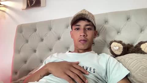 ostin 18hot online show from November 14, 2025, 2:21 am