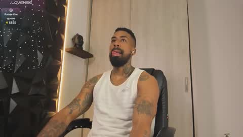 Snapshot of ostin_danielss chatting on February 17, 2026, 1:02 am Ostin Daniels online show from February 17, 2026, 1:02 am