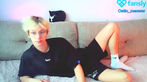 Snapshot of ostin_meoww chatting on January 26, 2025, 6:59 am Ostin online show from January 26, 2025, 6:59 am