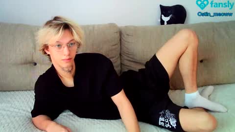 Snapshot of ostin_meoww chatting on March 5, 2025, 7:05 am Ostin online show from March 5, 2025, 7:05 am