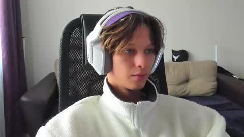 Snapshot of ostin_meoww chatting on September 22, 2025, 6:37 am Ostin online show from September 22, 2025, 6:37 am