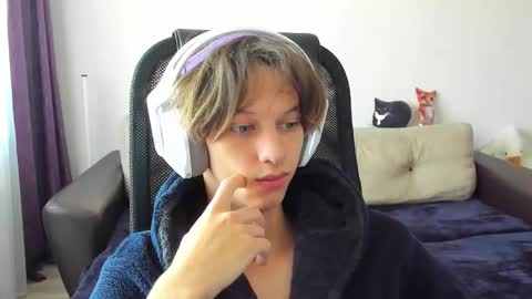 Ostin online show from October 15, 2025, 7:52 am