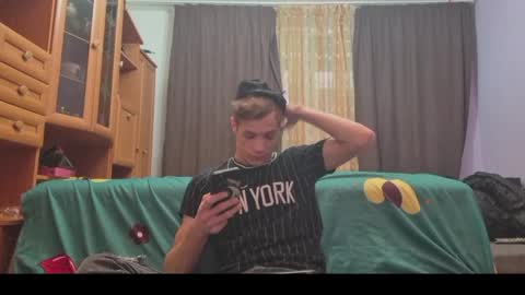 ottis_23 online show from December 6, 2024, 6:26 am