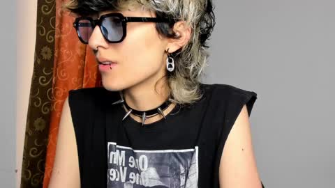 Snapshot of ottoyan_ chatting on December 11, 2024, 7:03 pm Otto 3 online show from December 11, 2024, 7:03 pm