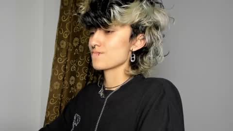 Snapshot of ottoyan_ chatting on December 27, 2024, 4:15 am Otto 3 online show from December 27, 2024, 4:15 am