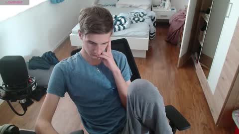 Snapshot of overkneebabe chatting on January 13, 2026, 9:03 am OverkneeBabe online show from January 13, 2026, 9:03 am