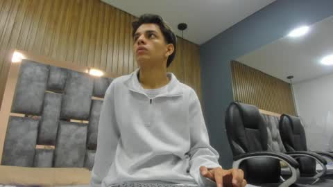 Snapshot of owen__johnson chatting on April 8, 2026, 11:21 am Owen Johnson online show from April 8, 2026, 11:21 am