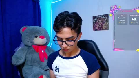 Owen  Independent model  online show from May 14, 2026, 9:16 am