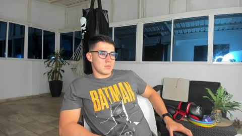Snapshot of owengray2_ chatting on December 3, 2024, 2:14 am Owen online show from December 3, 2024, 2:14 am