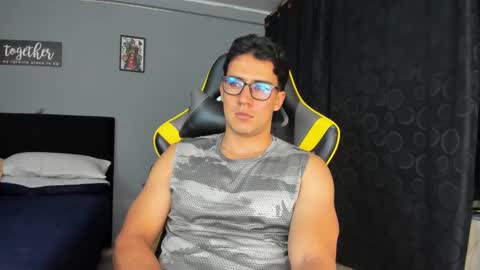 Snapshot of owengray2_ chatting on October 7, 2025, 1:58 am Owen online show from October 7, 2025, 1:58 am