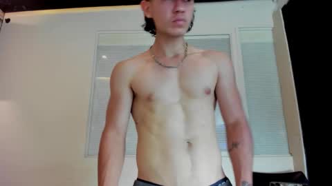 Snapshot of owenn_17 chatting on October 10, 2025, 4:00 am owwn online show from October 10, 2025, 4:00 am