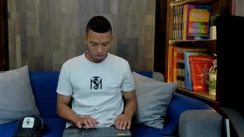 Owen online show from September 25, 2025, 11:25 am