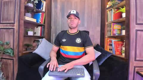Owen online show from September 28, 2025, 11:26 am