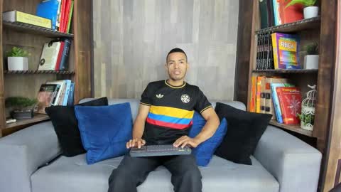 Owen online show from October 8, 2025, 12:03 pm