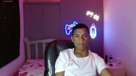 Snapshot of owenstone chatting on December 23, 2024, 7:52 pm OWEN online show from December 23, 2024, 7:52 pm