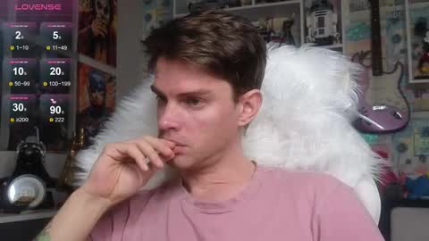 Snapshot of oxmikexo chatting on February 8, 2026, 1:47 pm Mike online show from February 8, 2026, 1:47 pm