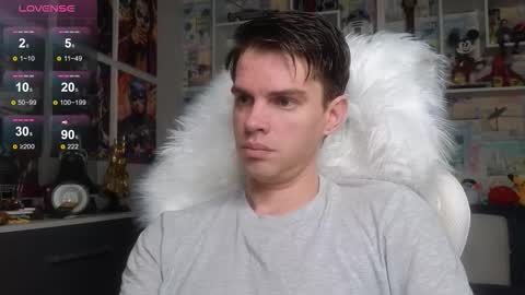 Snapshot of oxmikexo chatting on February 9, 2026, 1:26 pm Mike online show from February 9, 2026, 1:26 pm