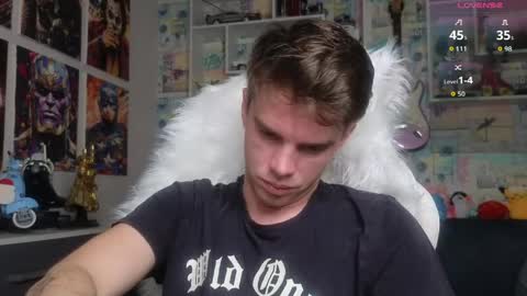 Snapshot of oxmikexo chatting on March 1, 2026, 12:51 pm Mike online show from March 1, 2026, 12:51 pm